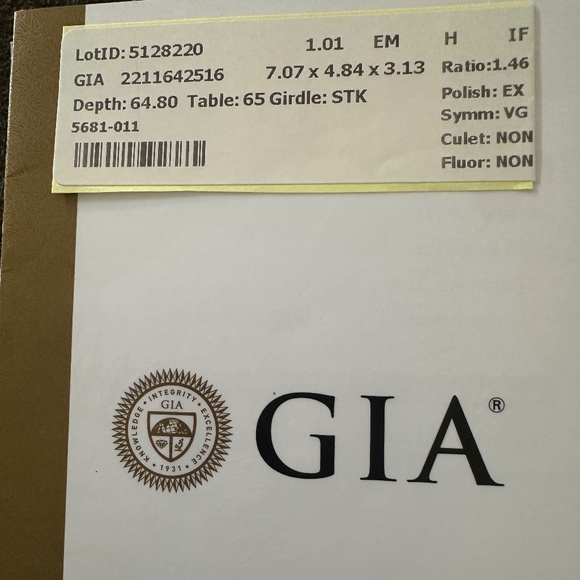 Diamond Engagement Ring - Picture 6 of 6